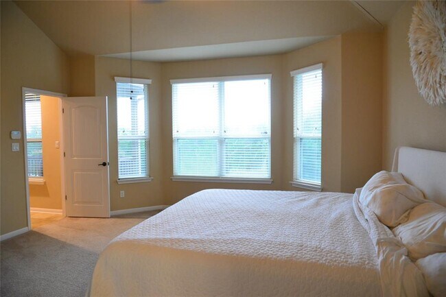 Building Photo - 209 Rock Vista Run