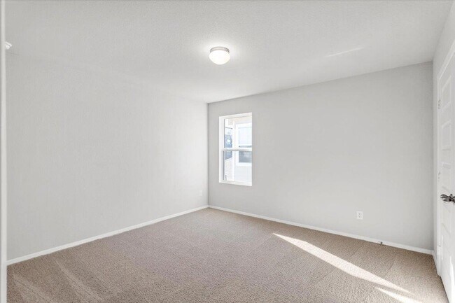 Building Photo - 2711 Totley Rd