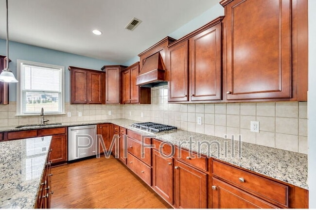 Building Photo - 1080 Crescent Moon Dr