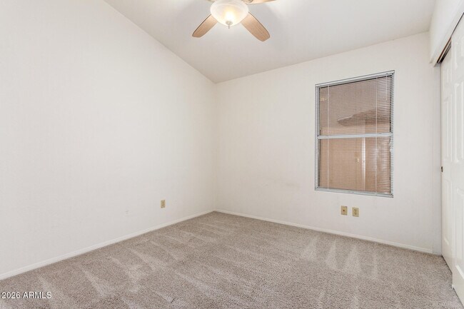 Building Photo - 1629 S Ash Dr