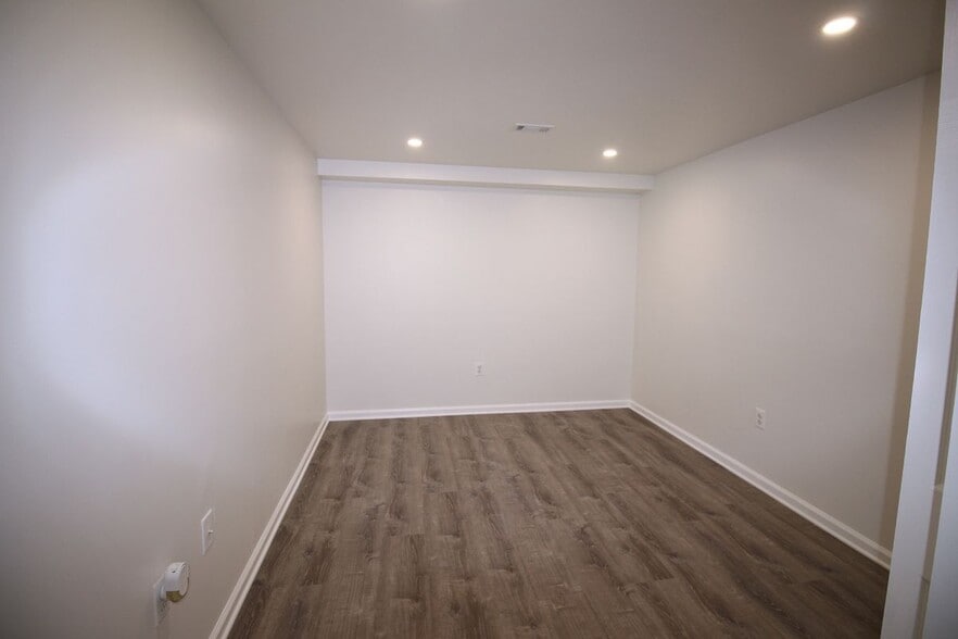 Building Photo - 11703 Caplinger Rd