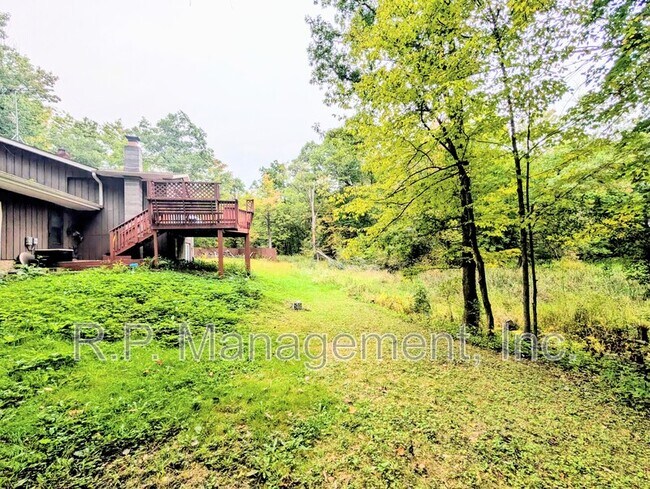 Building Photo - 15740 Pilar Rd N