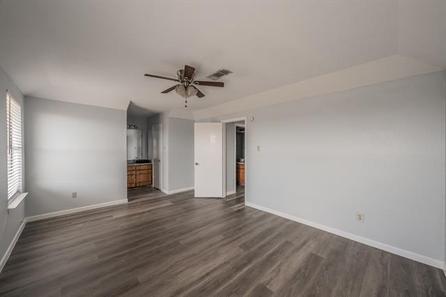 Building Photo - 420 Signal Hill Ct N