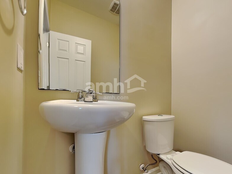 Building Photo - 3597 Locklear Ln