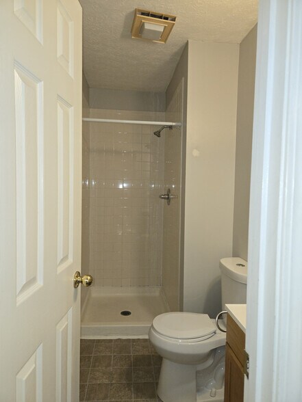Building Photo - 3555 Seneca Forest Dr