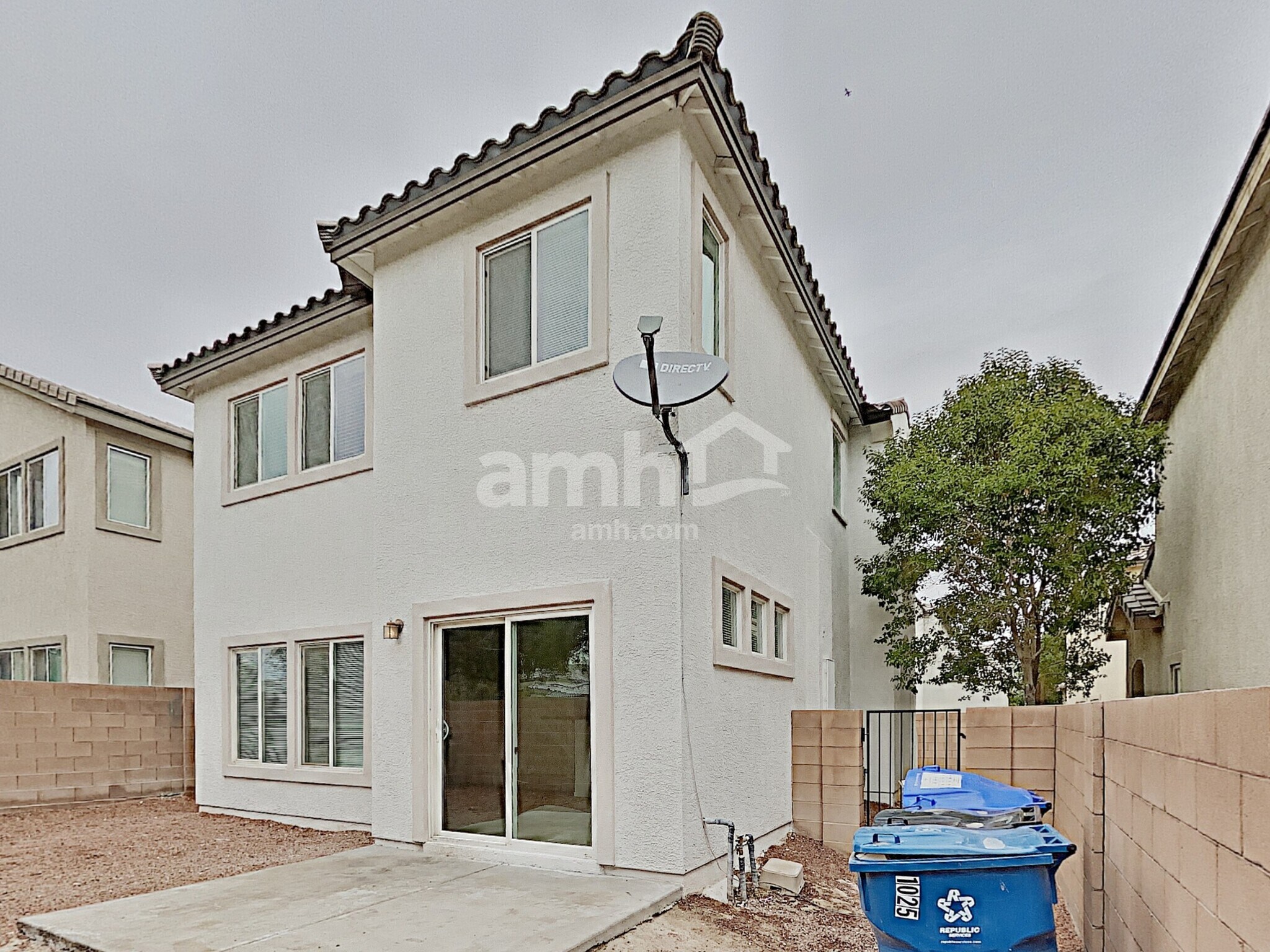 Building Photo - 1025 Maple Pines Ave