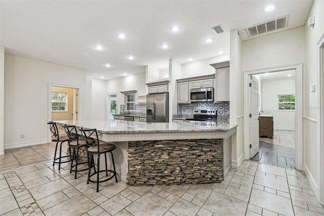 Building Photo - 16453 Pawnee Dr