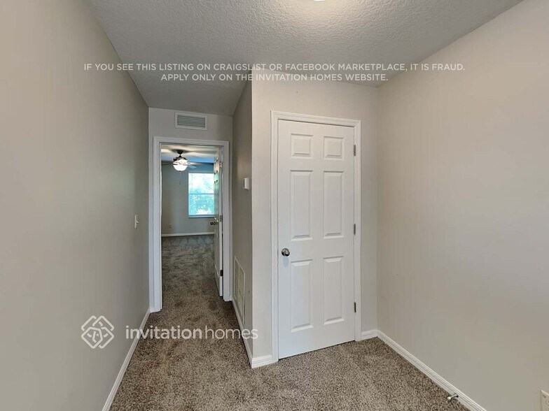 Building Photo - 4004 11th St E