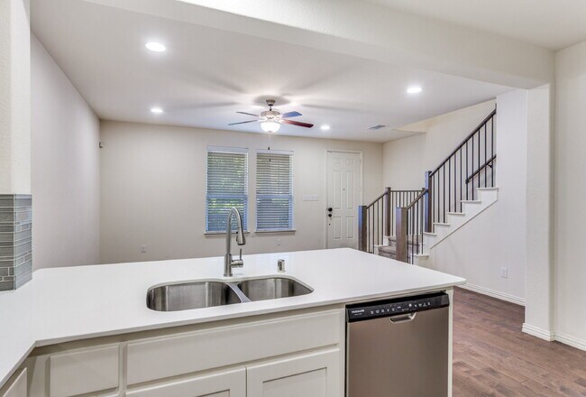 Building Photo - 4140 Cascade Sky Dr