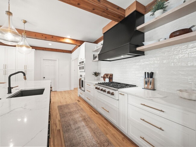 Building Photo - 3250 Chestnut Run Dr