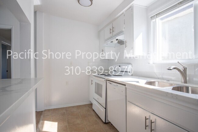 Building Photo - 24 27th Pl