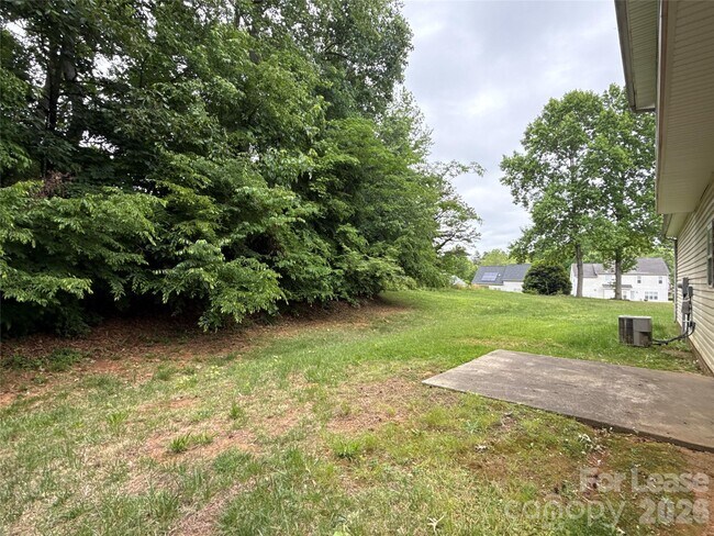 Building Photo - 432 McGinn Grove Dr