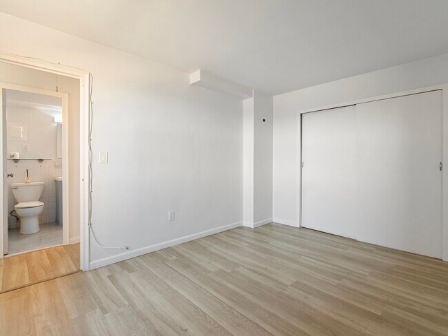 Building Photo - 6515 JFK Blvd E