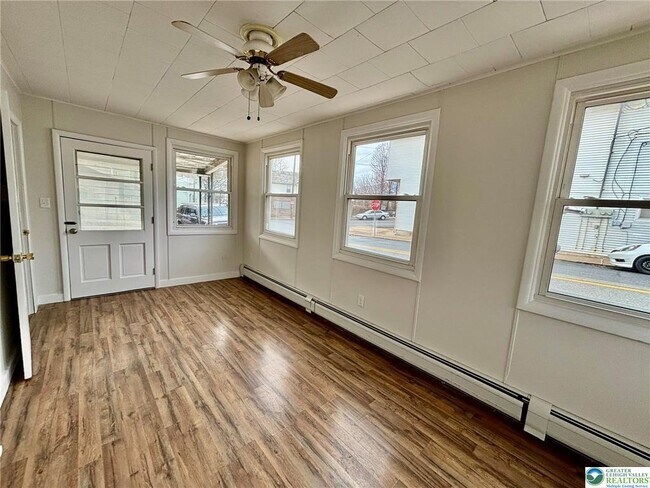 Building Photo - 14 W Main St