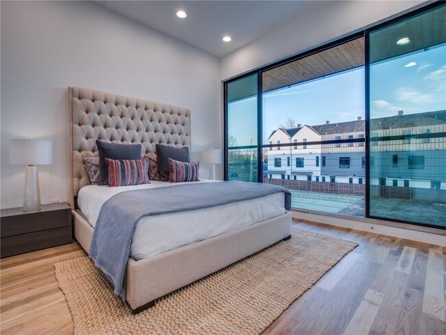 Building Photo - 5225 Crestfield Pl