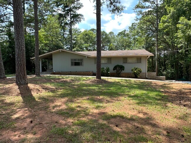 Building Photo - 101 Summit Dr