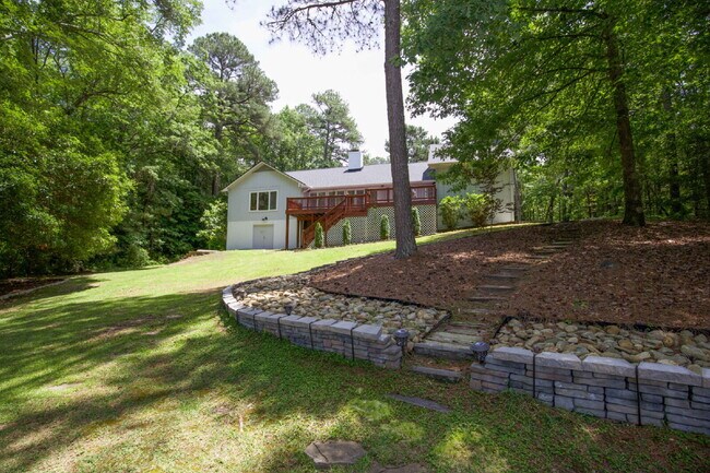 Building Photo - 806 Sumac Ln