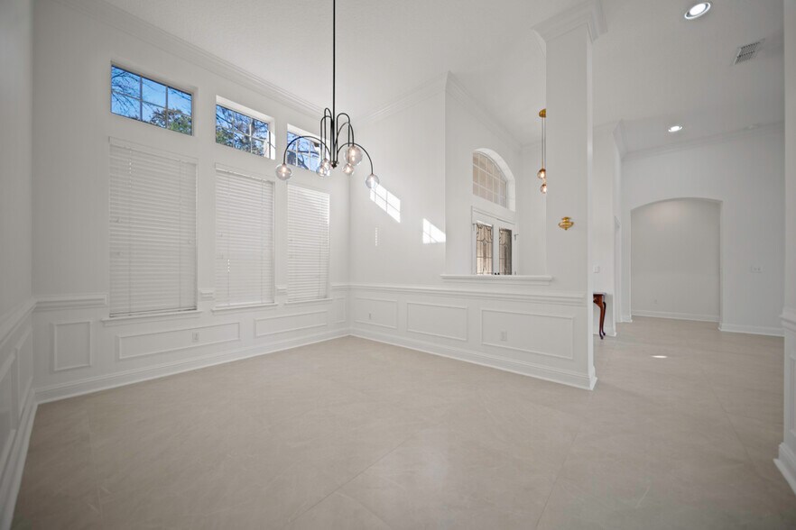 Building Photo - 10061 Vineyard Lake Rd E