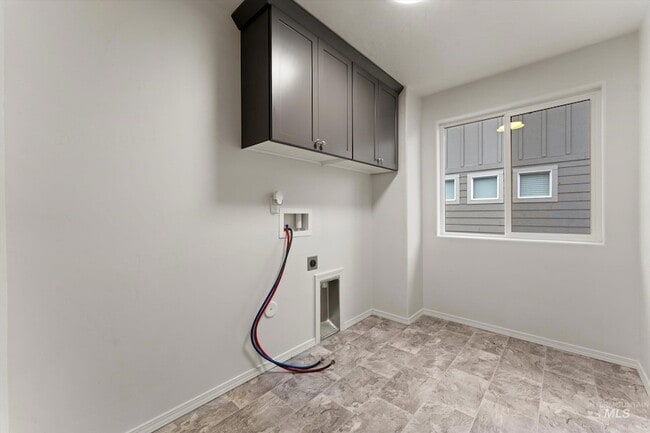 Building Photo - 513 Stanley Lake St