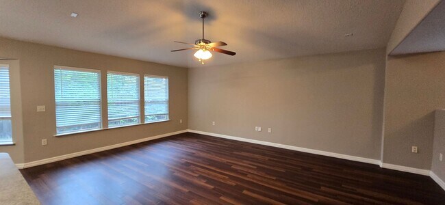 Building Photo - Large Single Family in Adam's Lake Home