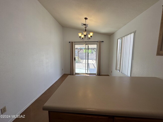 Building Photo - 8673 S Desert Dove Dr