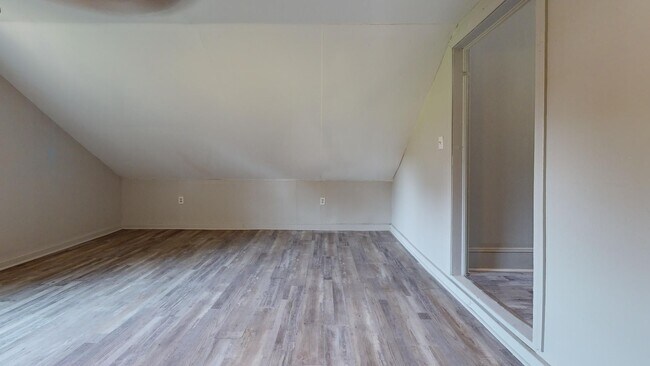 Building Photo - 4217 Hyde Ave