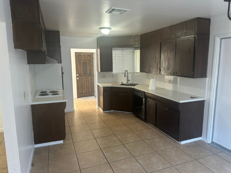 Building Photo - 2440 Stanfield Dr