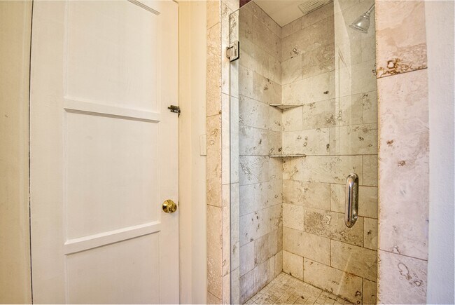 Building Photo - 6141 Dorothy Dr