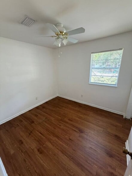 Building Photo - 166 Linda Cir