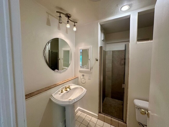 Building Photo - 4 Bedroom 2.5 Bathroom Home on 2 Acres Clo...