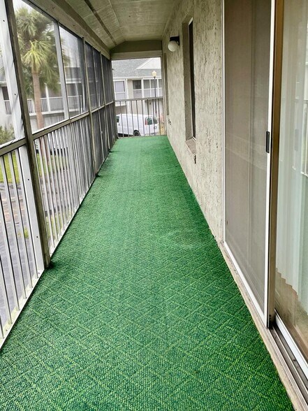 Balcony - 4377 White Pine Ave