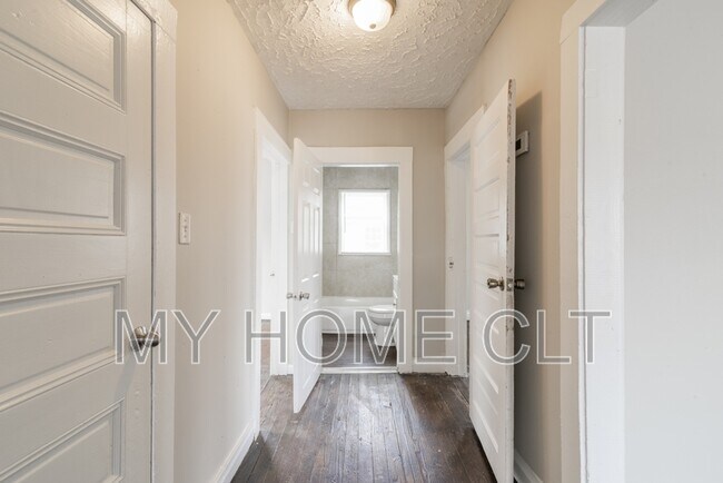 Building Photo - 1017 Holland Ave