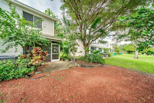 Building Photo - 8040 Sanibel Dr