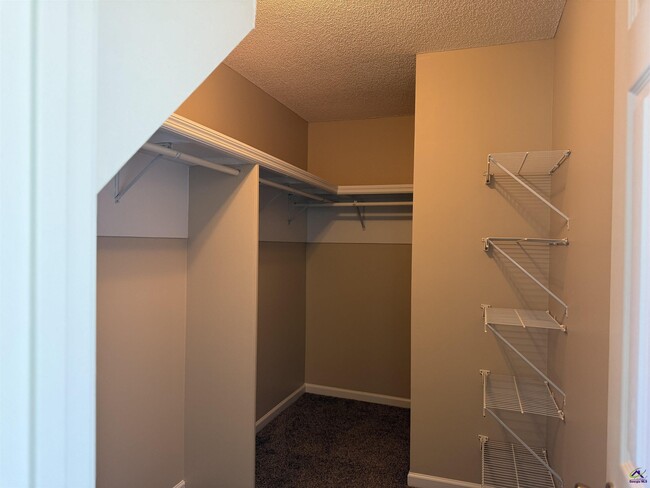 Building Photo - 510 Clover Trail