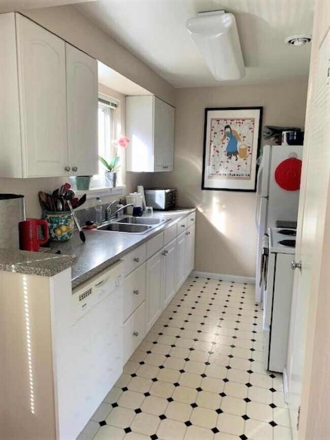 Building Photo - 1 bedroom in Seattle WA 98144