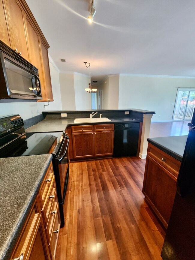 Building Photo - Charming 2 bedroom plus flex room in Dunes...