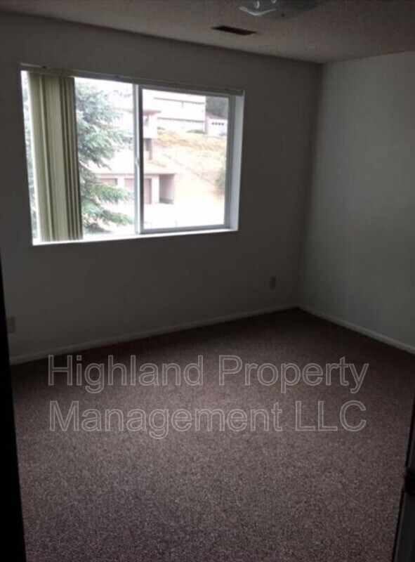 Building Photo - 1125 Ridge Rd