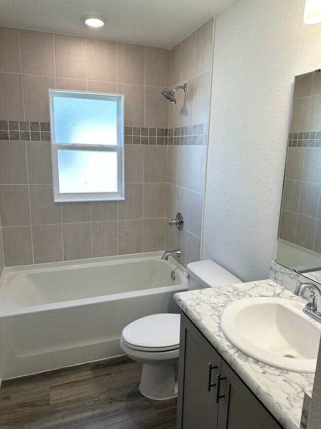 Building Photo - 4 Bedroom House For Rent in the Astonia Co...