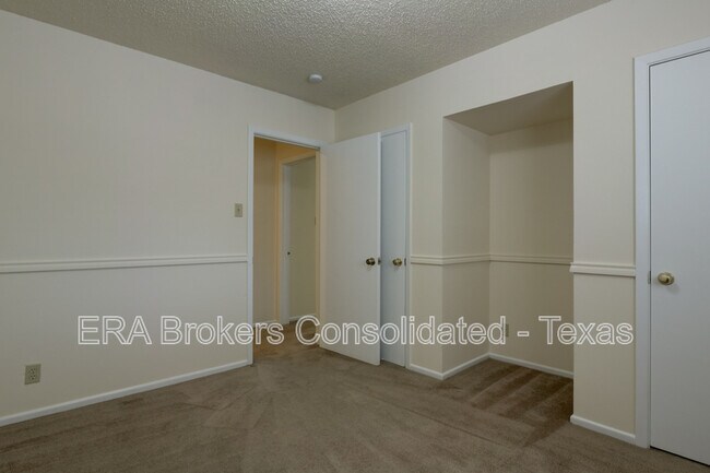 Building Photo - 641 Richfield Dr