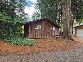 Building Photo - Tiny Home in the County!