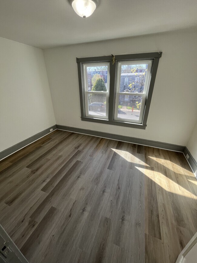 Building Photo - 605 Lehigh Ave