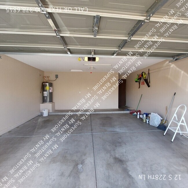 Building Photo - 12 S 228th Ln