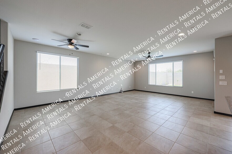 Building Photo - 5610 N 90th Dr