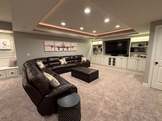 Building Photo - 5BR/5BA | Single Family Home | 3-Car Garage Parking | Fenced backyard