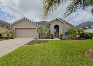 Building Photo - Beautiful Port Orange 4 Bedroom 2 Bathroom Pool Home