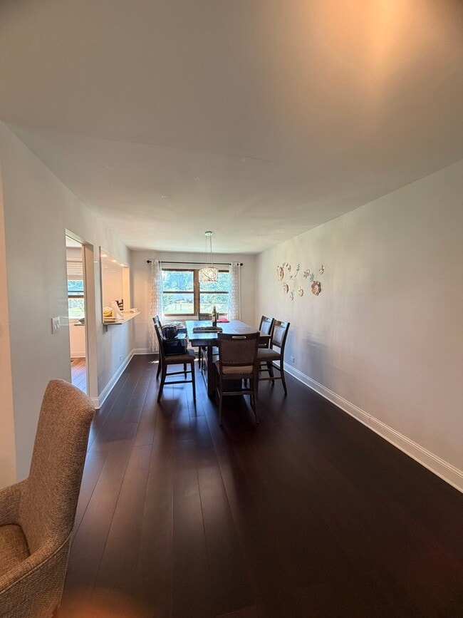 Building Photo - 7791 Sherwood Cir S