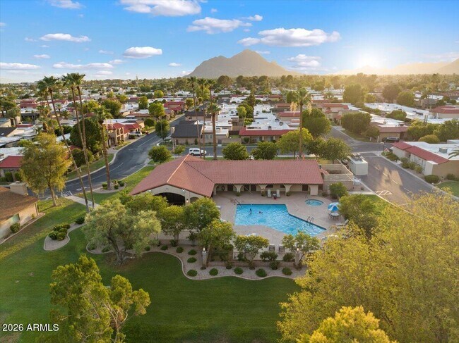 Building Photo - 7922 E Crestwood Way