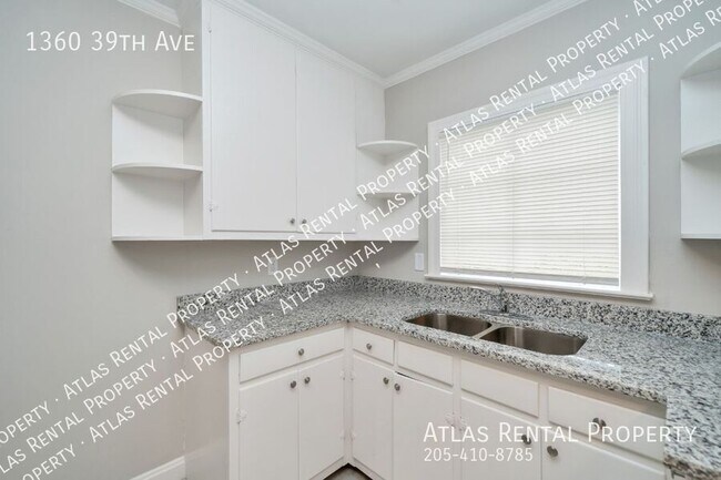 Building Photo - 1360 39th Ave E