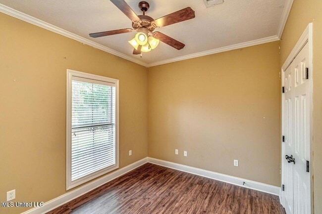 Building Photo - 401 Ash Tree Ln