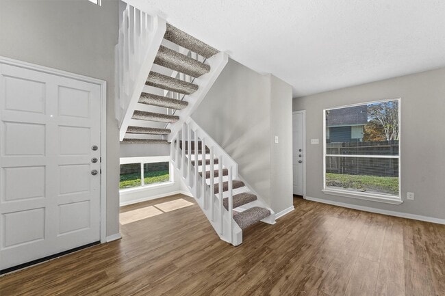 Building Photo - 16723 Quiet Trail Dr